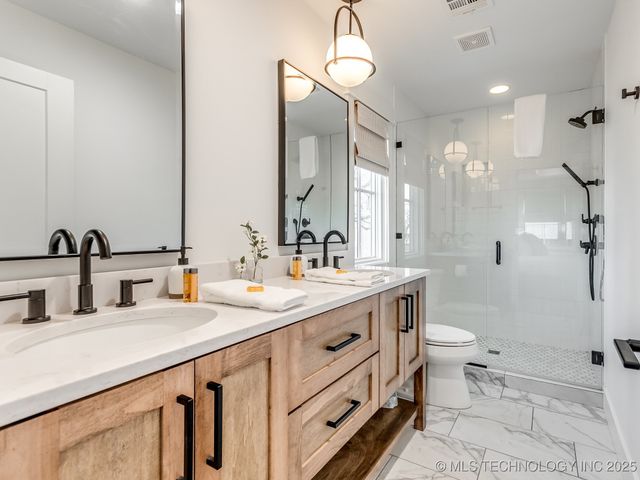 45 Ramble Along Road, Carlton Landing, OK 74432