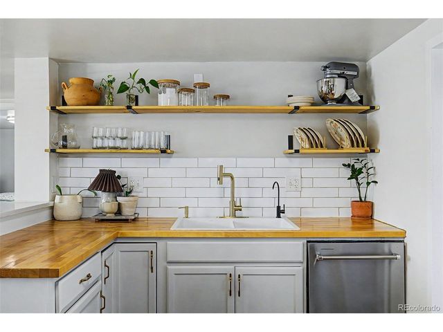 44 N 10th Ave, Brighton, CO 80601