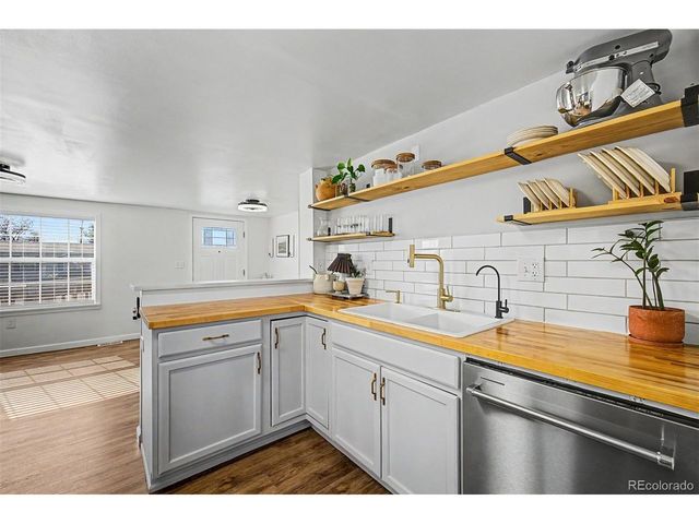 44 N 10th Ave, Brighton, CO 80601