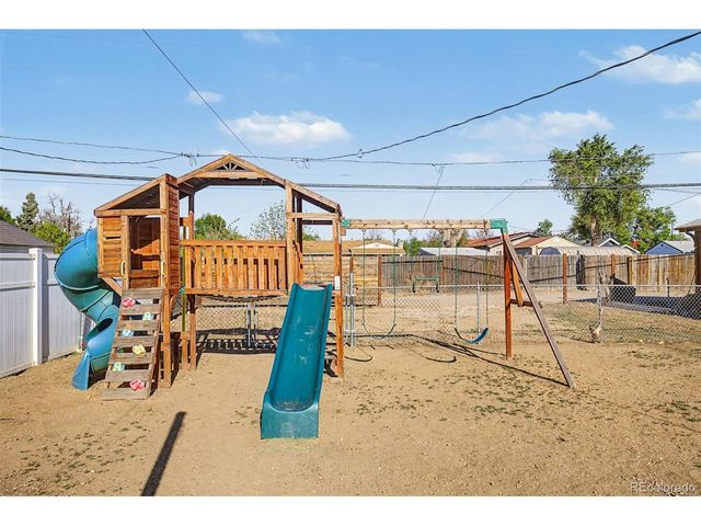 44 N 10th Ave, Brighton, CO 80601