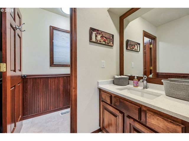 13865 Sw SECRETARIET Ln, Beaverton, OR 97008