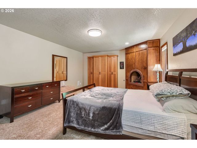 13865 Sw SECRETARIET Ln, Beaverton, OR 97008