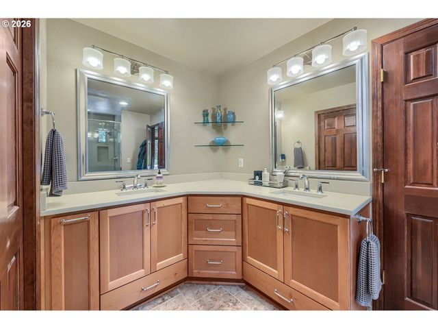 13865 Sw SECRETARIET Ln, Beaverton, OR 97008