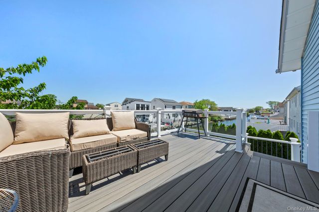 102 Clubhouse Road, Bellmore, NY 11710