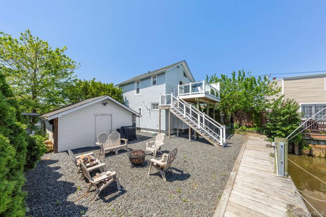 102 Clubhouse Road, Bellmore, NY 11710