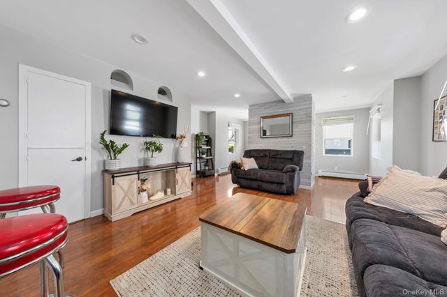 102 Clubhouse Road, Bellmore, NY 11710