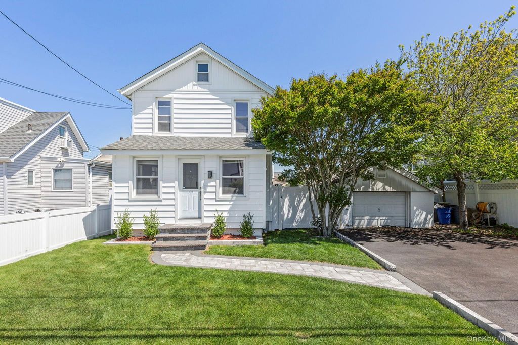 102 Clubhouse Road, Bellmore, NY 11710