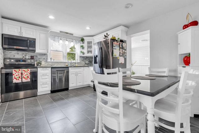 80 LOCUST AVE, Hamilton, NJ 08620