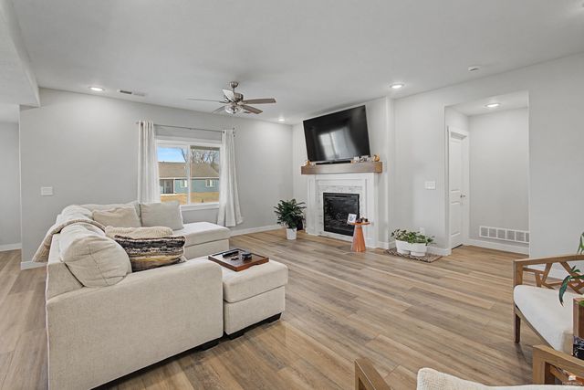 4689 Irvine Drive, Manhattan, KS 66502