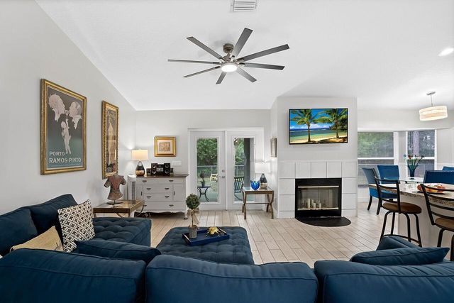 7830 94th Avenue, Vero Beach, FL 32967