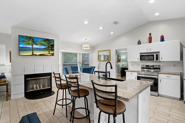 7830 94th Avenue, Vero Beach, FL 32967