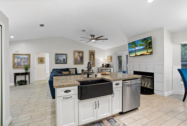 7830 94th Avenue, Vero Beach, FL 32967