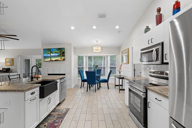 7830 94th Avenue, Vero Beach, FL 32967