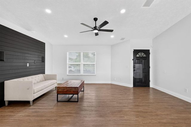 756 SW Ancona Road, Port St. Lucie, FL 34953