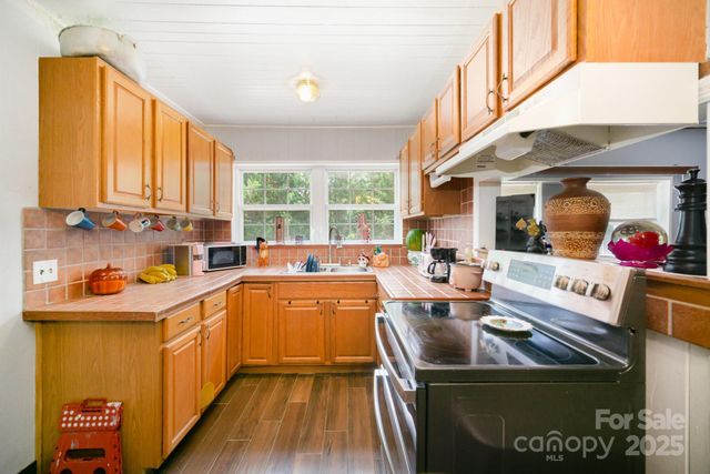 5331 Beam Lake Drive, Charlotte, NC 28216