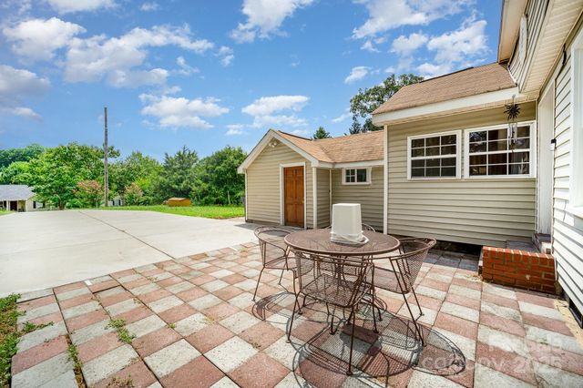 5331 Beam Lake Drive, Charlotte, NC 28216