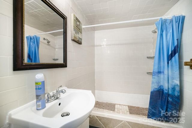 5331 Beam Lake Drive, Charlotte, NC 28216
