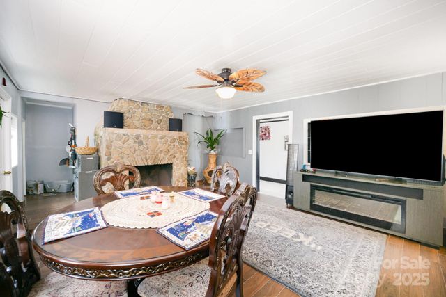 5331 Beam Lake Drive, Charlotte, NC 28216
