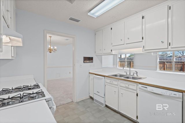 15 Stonebridge Court, Mobile, AL 36608