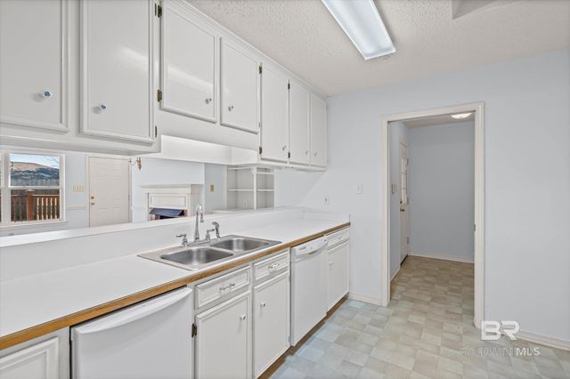 15 Stonebridge Court, Mobile, AL 36608