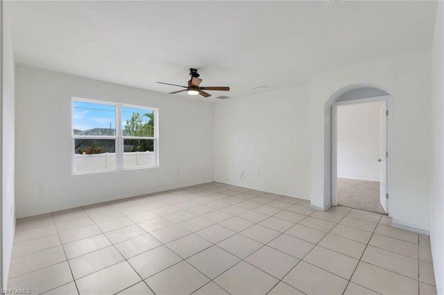 8117 Sandpiper RD, Fort Myers, FL 33967