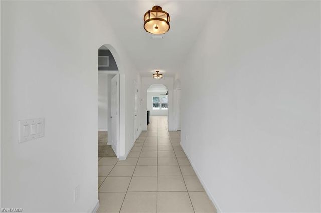 8117 Sandpiper RD, Fort Myers, FL 33967