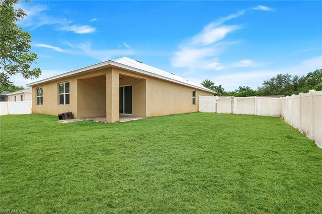 8117 Sandpiper RD, Fort Myers, FL 33967