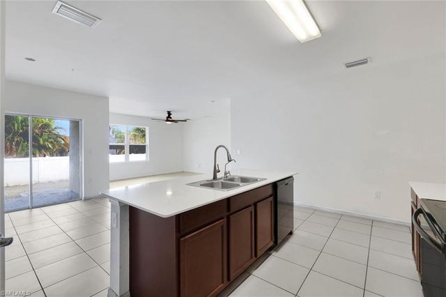 8117 Sandpiper RD, Fort Myers, FL 33967