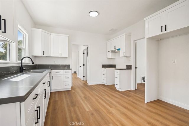 1112 W 64th Street, Los Angeles, CA 90044