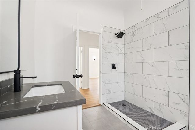 1112 W 64th Street, Los Angeles, CA 90044