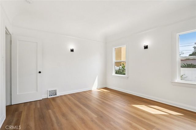 1112 W 64th Street, Los Angeles, CA 90044