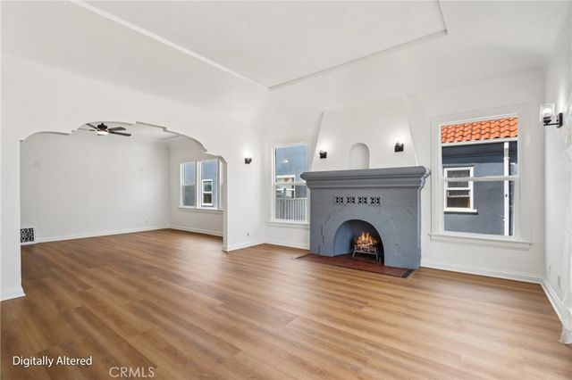 1112 W 64th Street, Los Angeles, CA 90044