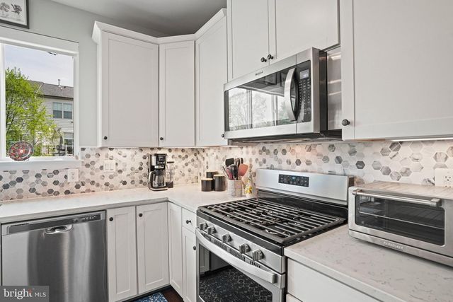 23 BURLWOOD DR, Millersville, MD 21108