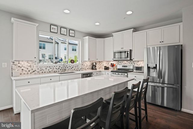 23 BURLWOOD DR, Millersville, MD 21108