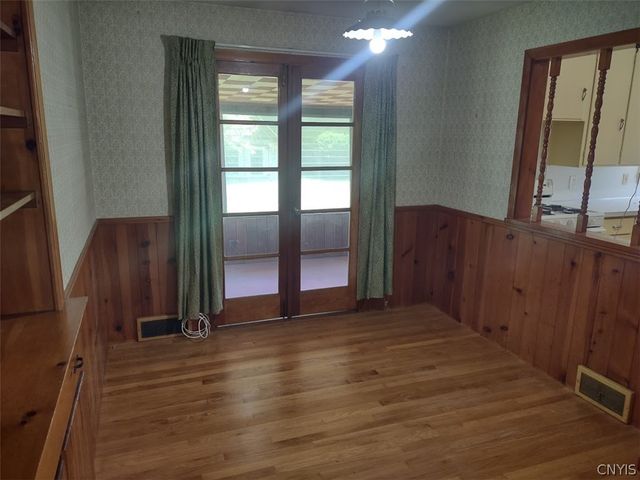 227 Fay Park Drive, Clay, NY 13212