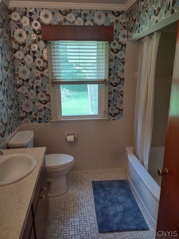 227 Fay Park Drive, Clay, NY 13212