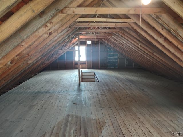 227 Fay Park Drive, Clay, NY 13212