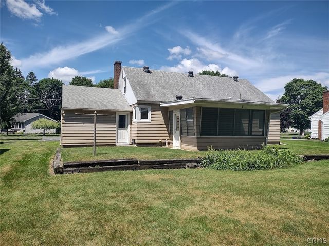 227 Fay Park Drive, Clay, NY 13212
