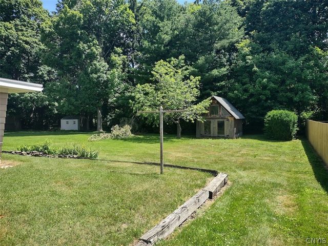 227 Fay Park Drive, Clay, NY 13212