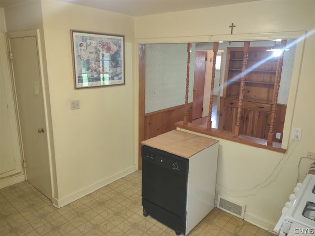 227 Fay Park Drive, Clay, NY 13212