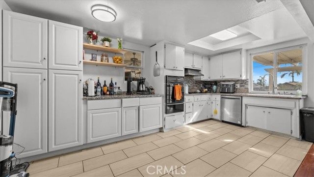 17547 Granada, Fontana, CA 92335