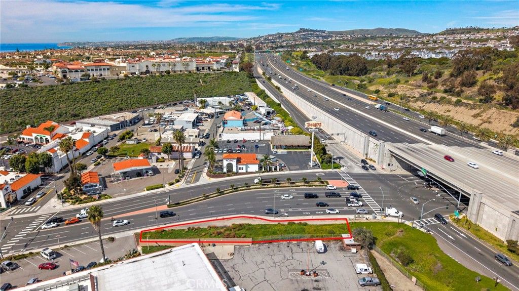 Image 12 of property listing at 524 E Avenida Pico, San Clemente, CA 92672