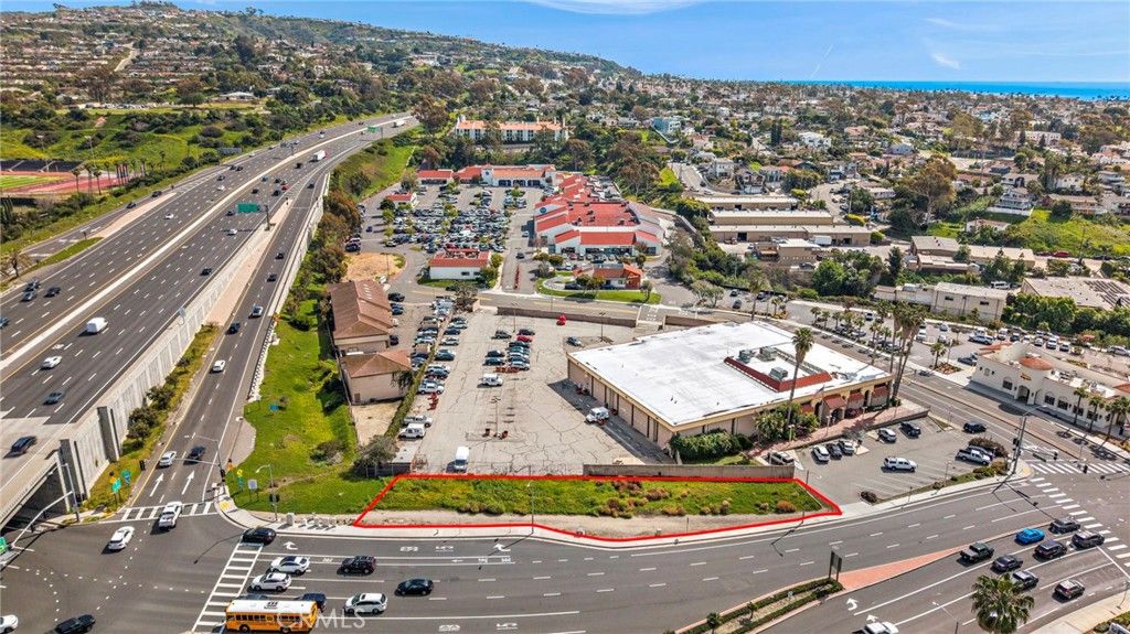 Image 2 of property listing at 524 E Avenida Pico, San Clemente, CA 92672