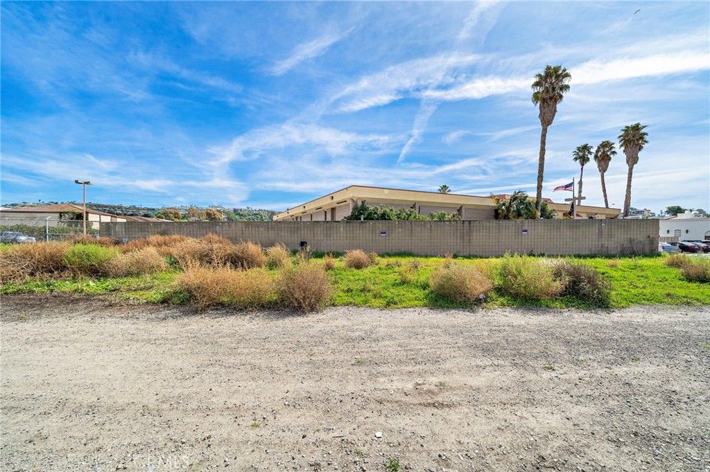 Image 6 of property listing at 524 E Avenida Pico, San Clemente, CA 92672