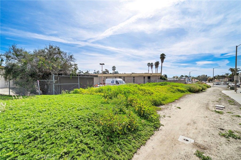 Image 8 of property listing at 524 E Avenida Pico, San Clemente, CA 92672