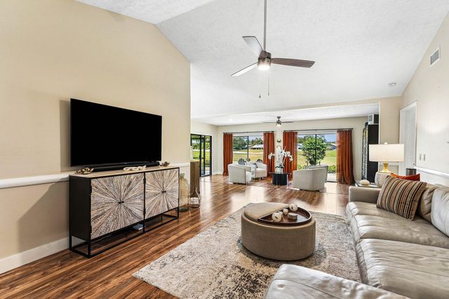 12800 SE Laurel Valley Lane, Hobe Sound, FL 33455