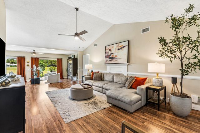 12800 SE Laurel Valley Lane, Hobe Sound, FL 33455