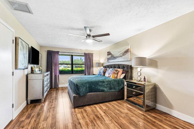 12800 SE Laurel Valley Lane, Hobe Sound, FL 33455