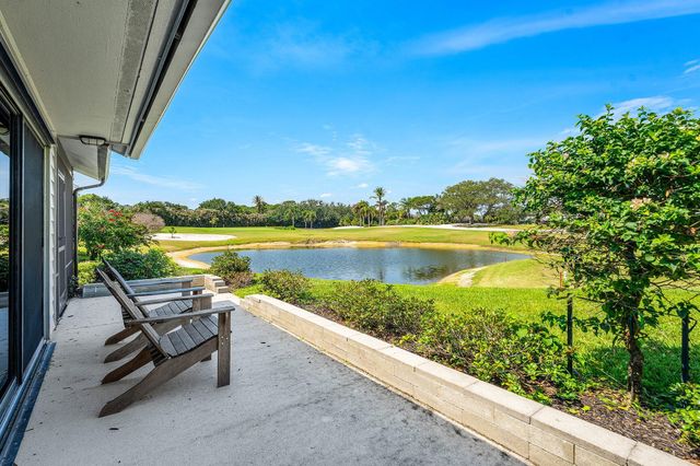 12800 SE Laurel Valley Lane, Hobe Sound, FL 33455