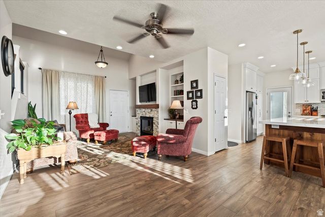 11643 S GRANDVILLE AVE, South Jordan, UT 84009